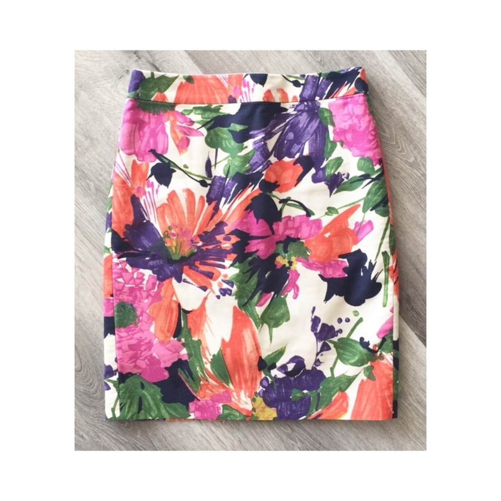 HP ✨ J. Crew • “No. 2” Floral Pencil Skirt - Picture 2 of 7